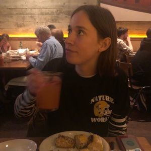 Meet your Posher, Claire